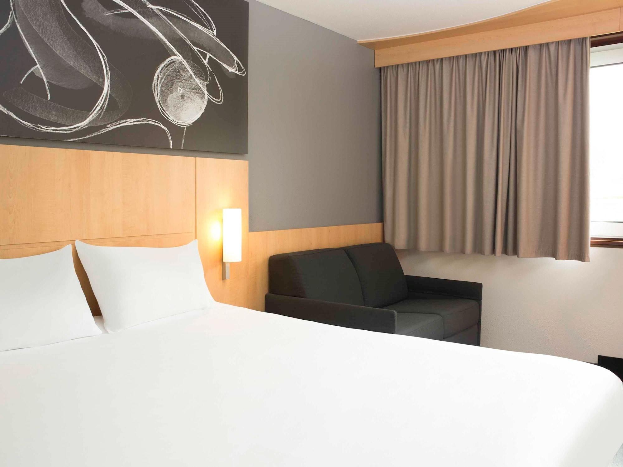Ibis 3 Lacs Neuchatel Thielle Exterior foto
