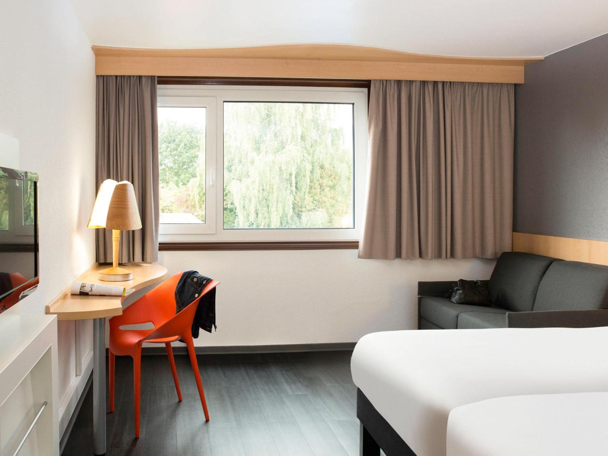Ibis 3 Lacs Neuchatel Thielle Exterior foto