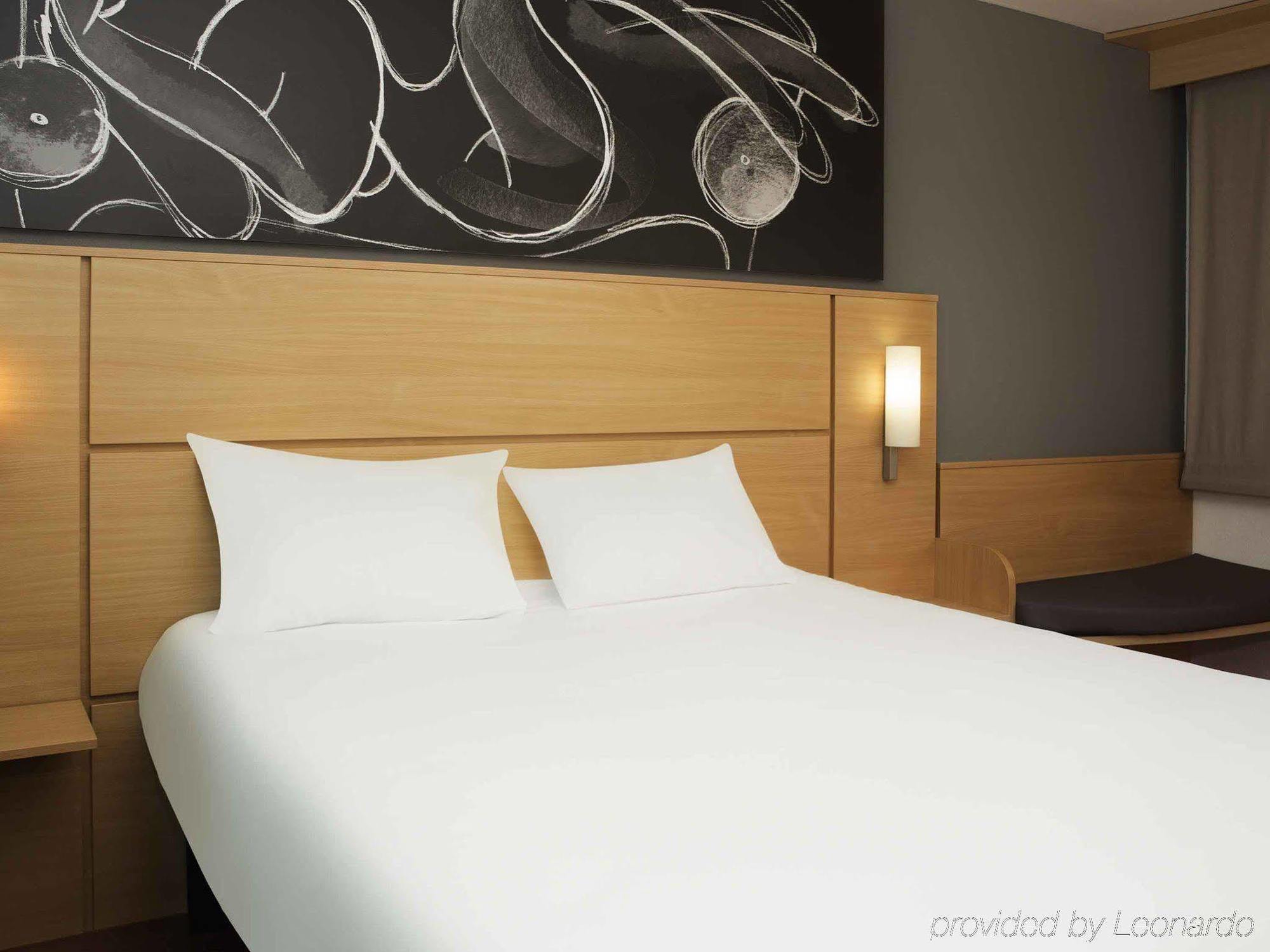 Ibis 3 Lacs Neuchatel Thielle Exterior foto
